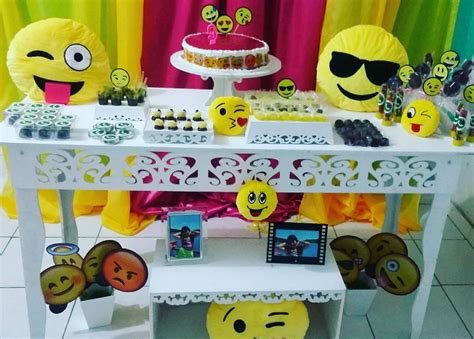101 fiestas: Decora tu fiesta de emoji