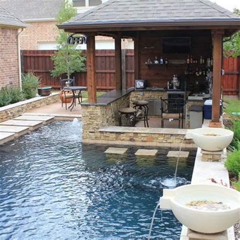 25+ Fabulous Small Backyard Designs with Swimming Pool ...