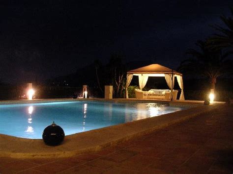 Bedrooms open onto terrace and pool: fotografía de Hotel ...