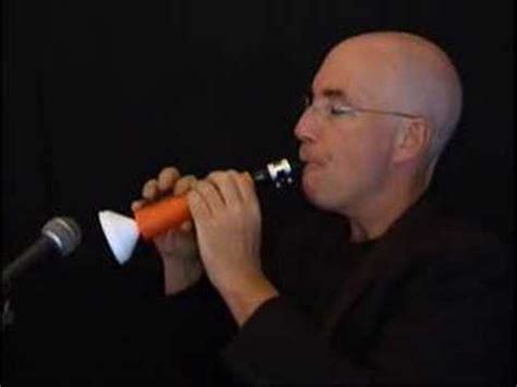 Carrot clarinet / ViewPure