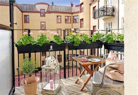 Cuatro Ideas para Renovar Terrazas y Balcones