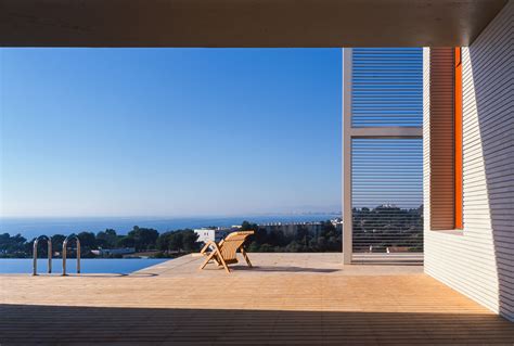 Diseño de terrazas y balcones: naturaleza, sencillez y luz