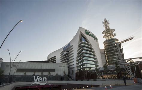 El centro comercial Puerto Venecia, un nuevo motor para ...