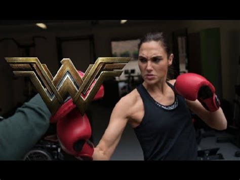 Gal Gadot Flexes Wonder Woman Muscles in Instagram Pic ...