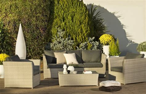 Muebles de terraza y jardín en catálogo Aki 2017 | iMuebles