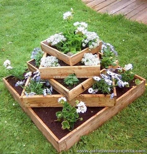 Patio Projects with Wooden Pallets | Pallet Wood Projects