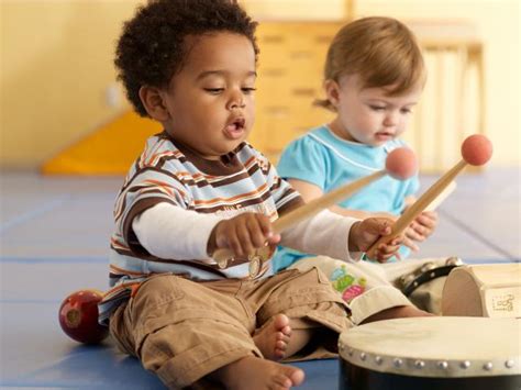 Preschoolers Play | Gymboree Play & Music: Gymbo Buzz