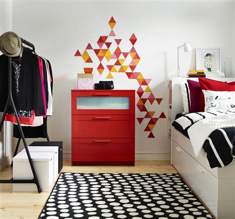 Soluciones para decorar y organizar un dormitorio pequeño ...